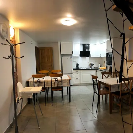 Dom Tkacki Pokoje Goscinne Jacuzzi W Ogrodzie Kudowa-Zdroj クドヴァ・ズドゥルイ