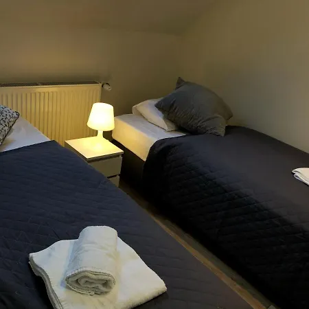 Dom Tkacki Pokoje Gościnne Jacuzzi w Ogrodzie Kudowa-Zdrój Apartamento