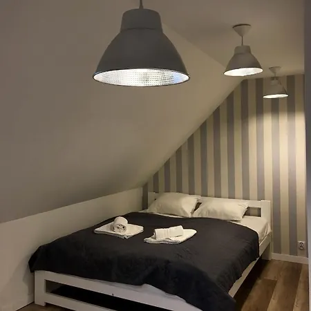 Dom Tkacki Pokoje Gościnne Jacuzzi w Ogrodzie Kudowa-Zdrój Apartamento