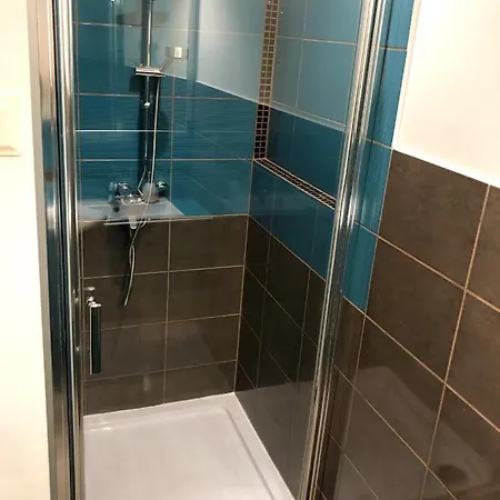 Dom Tkacki Pokoje Goscinne Jacuzzi W Ogrodzie Kudowa-Zdroj クドヴァ・ズドゥルイ