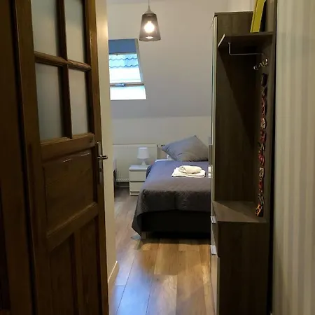 Apartamento Dom Tkacki Pokoje Gościnne Jacuzzi w Ogrodzie Kudowa-Zdrój *