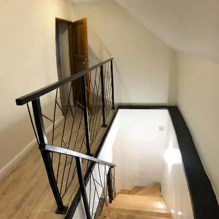 Dom Tkacki - - - Jacuzzi * 库多瓦-兹德鲁伊