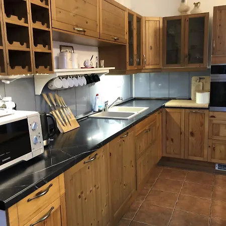 Dom Tkacki Pokoje Goscinne Jacuzzi W Ogrodzie Kudowa-Zdroj アパート