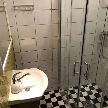 Dom Tkacki Pokoje Gościnne Jacuzzi w Ogrodzie Kudowa-Zdrój * Kudowa-Zdrój