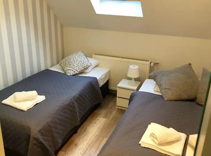 Dom Tkacki Pokoje Goscinne Jacuzzi W Ogrodzie Kudowa-Zdroj Kudowa Zdroj