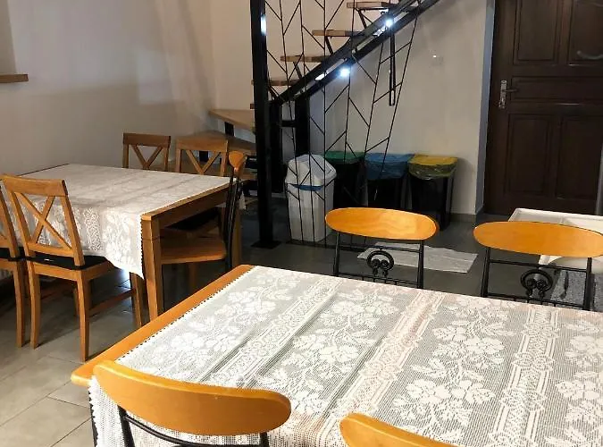 Apartment Dom Tkacki Pokoje Goscinne Jacuzzi W Ogrodzie Kudowa-Zdroj